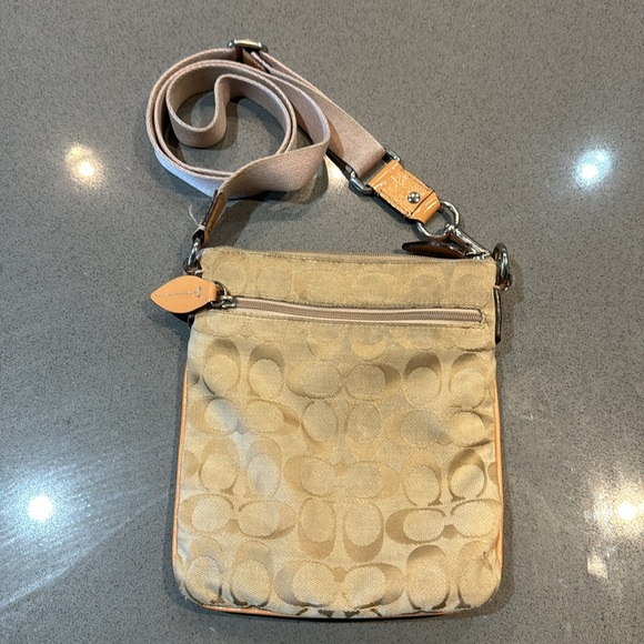 Coach cross body bag, GUC. - Picture 2 of 2